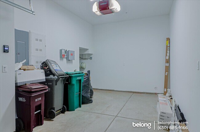 Building Photo - 105 Uptown Cir