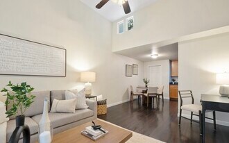 Building Photo - 4300 NE Sunset Blvd