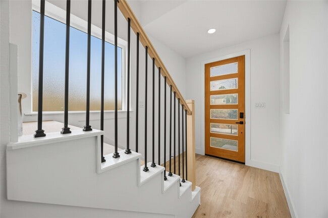 Building Photo - 2010 Yates St