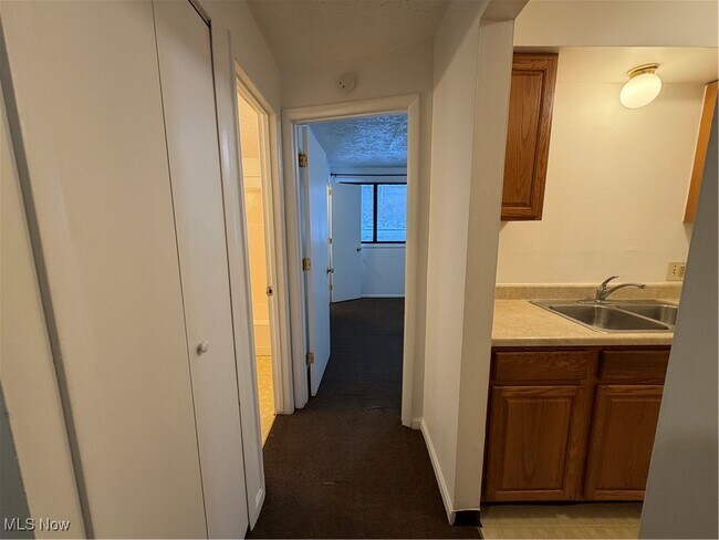 Building Photo - 4107 Orchard Dale Dr NW