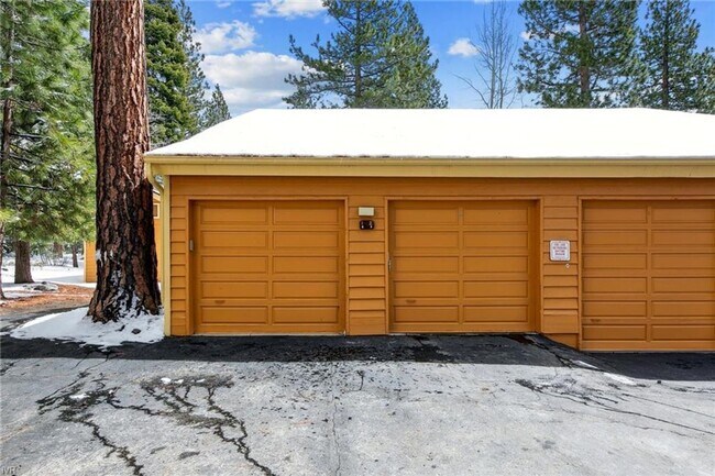 Building Photo - McCloud 2 bedroom