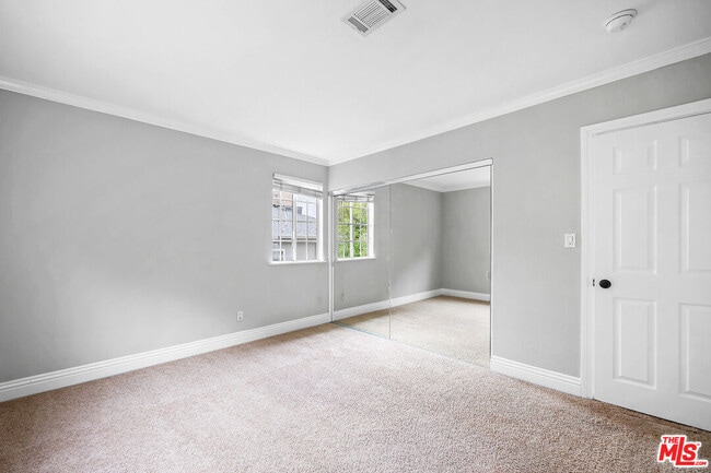 Building Photo - 11419 Sunshine Terrace