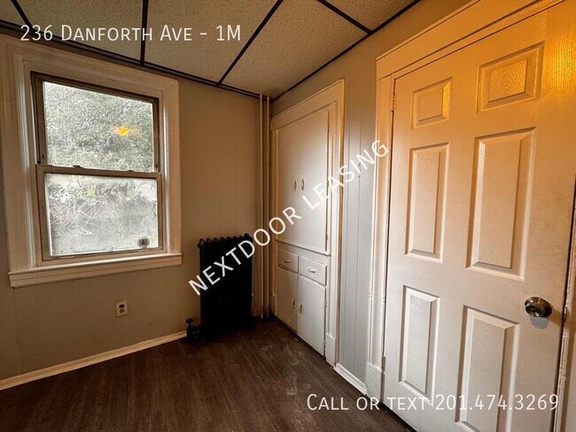 Building Photo - 236 Danforth Ave