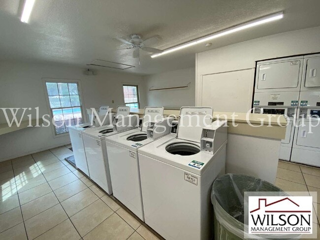Building Photo - 525 Georgetown Dr