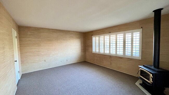 Building Photo - "The Rock" - 6 Bedroom House by Cal Poly