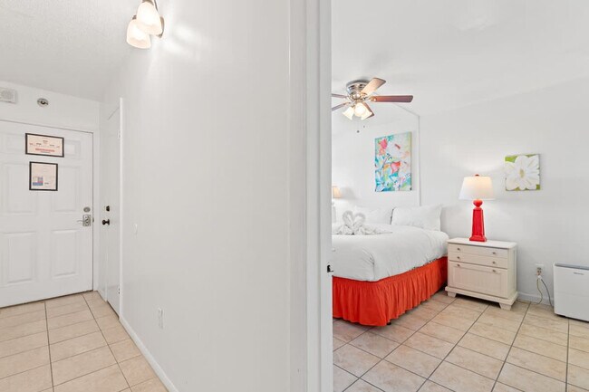 Building Photo - 8743 Thomas Dr