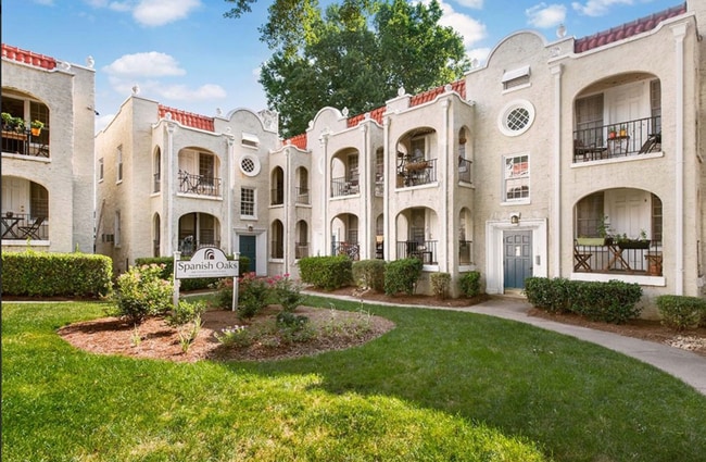 Interior Photo - Spanish Oaks Apartment