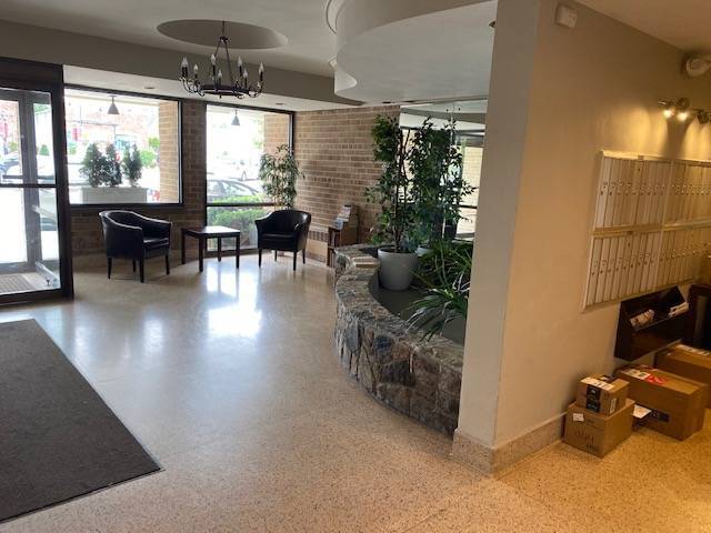 Building Photo - 244 Halstead Ave