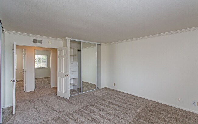 Building Photo - 7960 Represa Cir