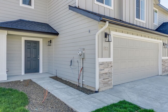 Building Photo - Beautiful 3 Bedroom Townhome for Lease!