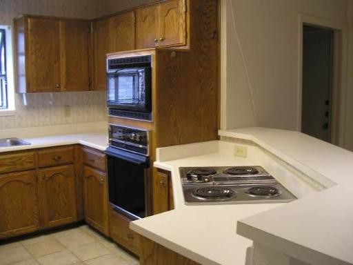 Building Photo - 1130 Summit Crest