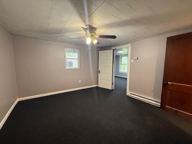 Building Photo - 212 W Ridge St