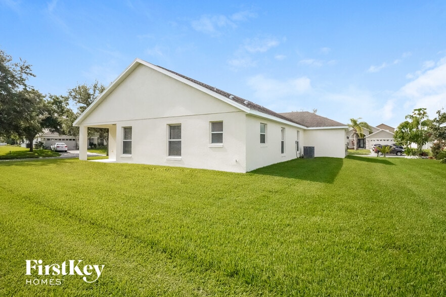 Building Photo - 2513 Balmoral Dr