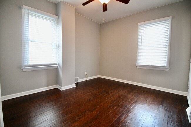 Building Photo - 4 Bed 2 Bath Farmington Hills home for lease