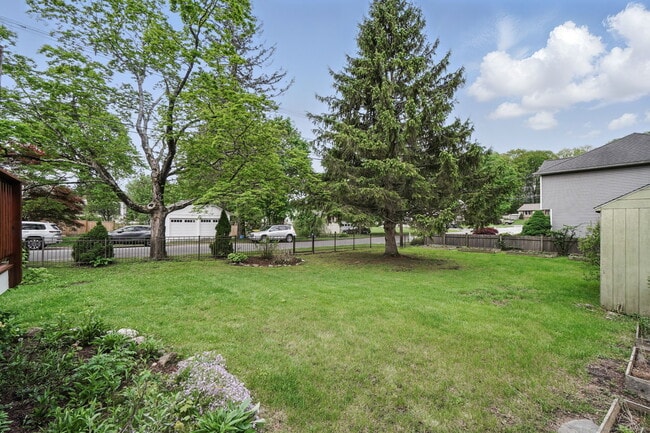 Building Photo - 46 Wooster St