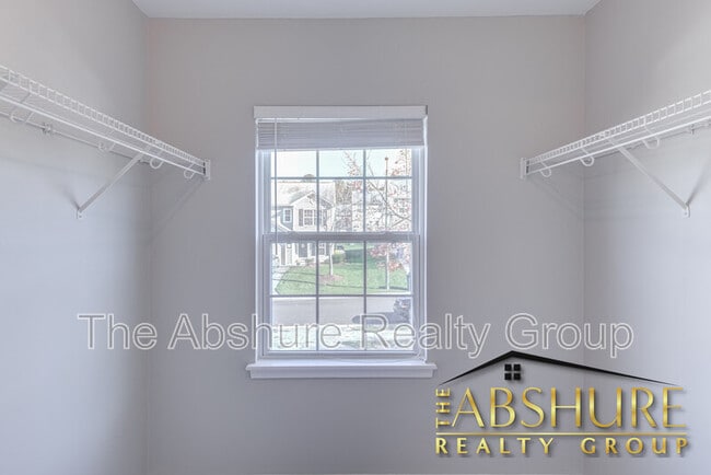 Building Photo - 5223 Malik Dr