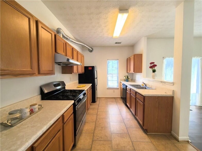 Building Photo - 619 Kenridge Way