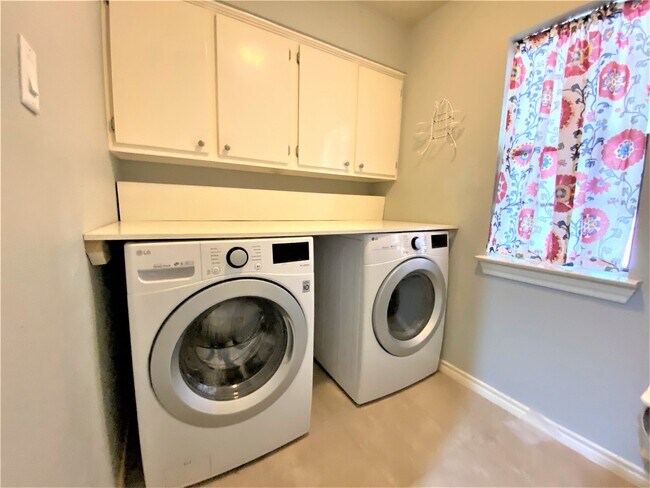 Building Photo - 12303 Longfellow Dr