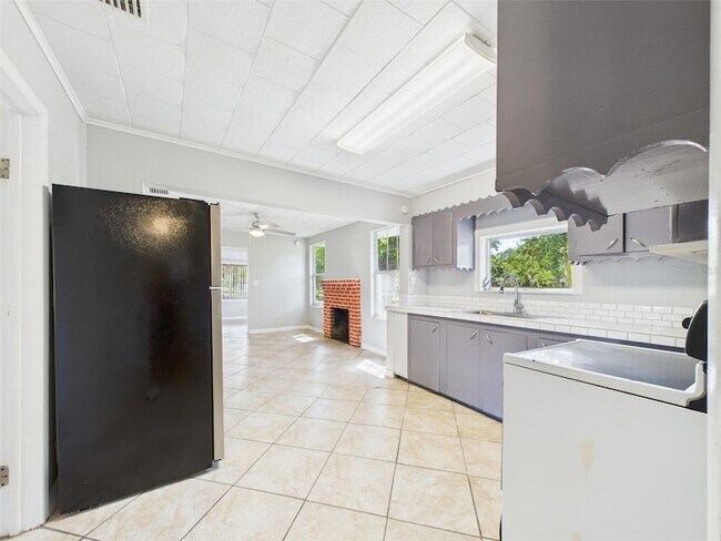 Building Photo - 348 Gordon Ave