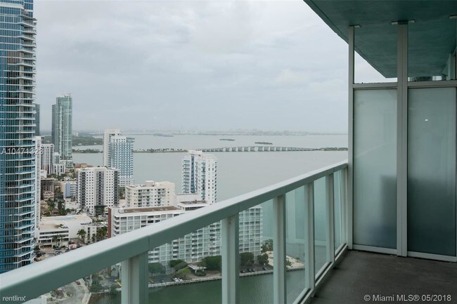 Building Photo - 2 br, 2.5 bath  - 1900 N Bayshore Dr # 3