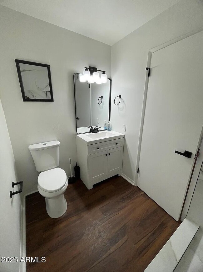Building Photo - 4023 E Heatherbrae Dr