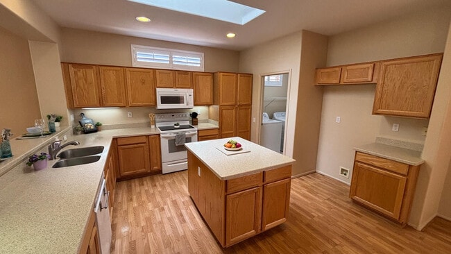 Building Photo - 15138 W Las Brizas Ln