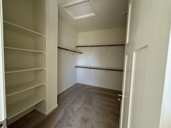 Building Photo - Spacious 4 Bedroom, 3 Bath Home with Bonus Room, 2 Car Garage in Westpark Village!