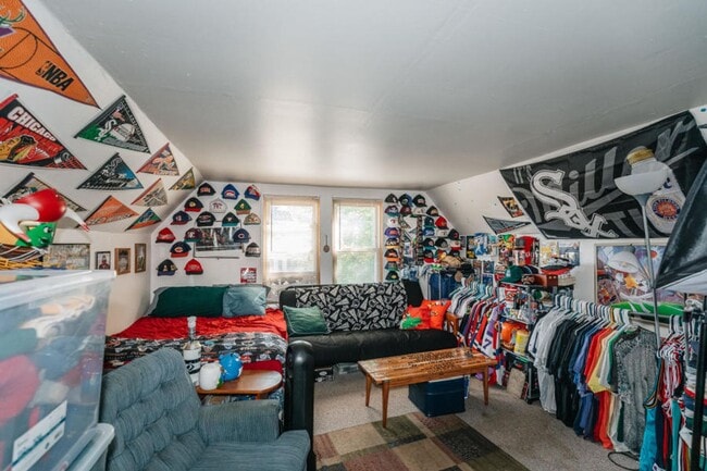 Building Photo - Farwell House