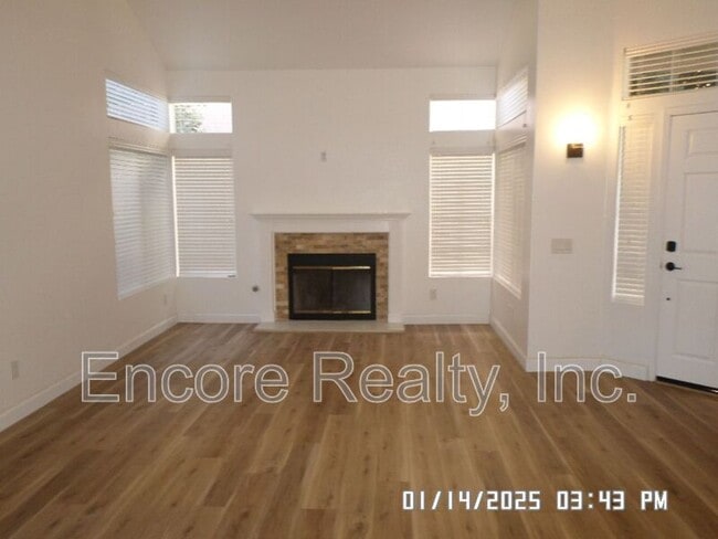 Building Photo - 2149 Bluewater Ln