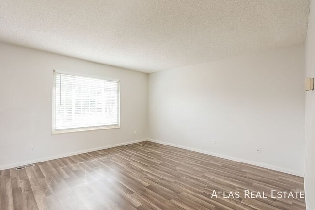 Building Photo - Cozy 3-Bedroom Rental with Large Backyard ...