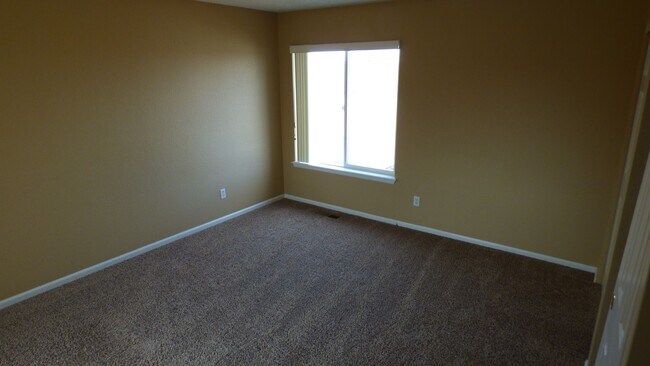 Building Photo - $0 DEPOSIT OPTION. CHARMING 3-BEDROOM HOME IN GREEN VALLEY RANCH WITH SPACIOUS LAYOUT & PRIME LOC...