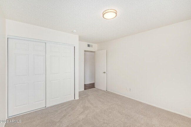 Building Photo - 108 W Balboa Dr