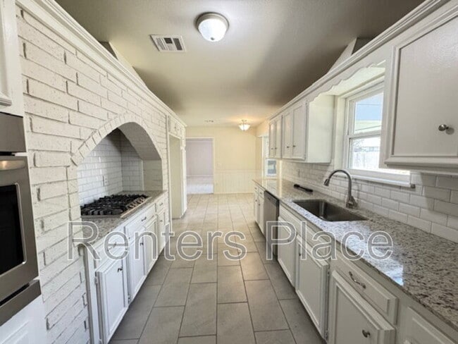 Building Photo - 6817 E 95th St