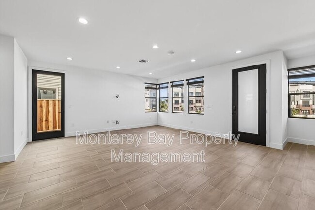 Building Photo - 108 8th St