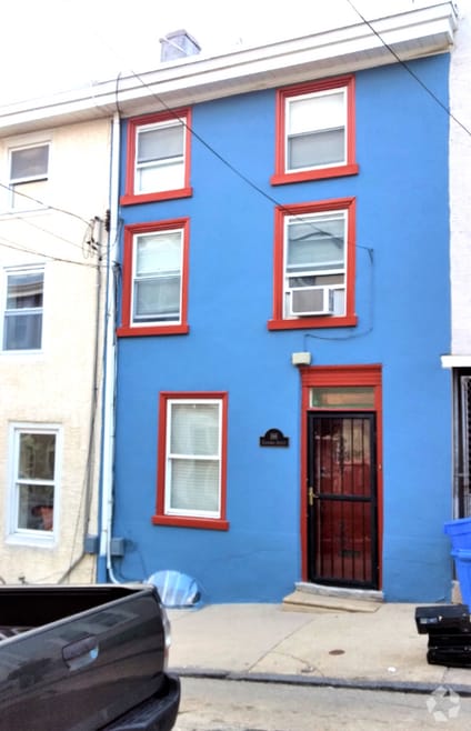 Building Photo - 186 Conarroe St