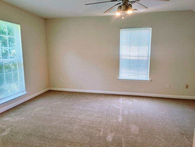 Building Photo - 4913 Lighthouse Ct