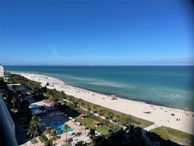 Building Photo - 2555 Collins Ave