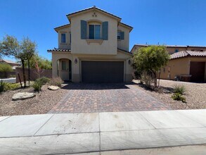 Building Photo - Charming 3-Bedroom Home with Spacious Back...