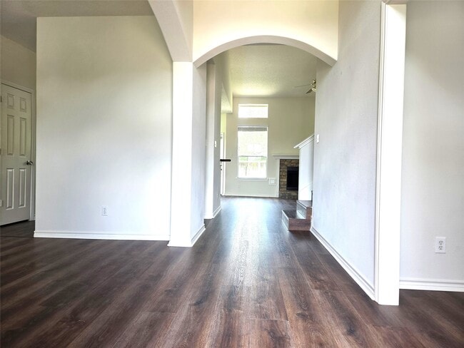 Building Photo - 2202 Cherry Hill Ct