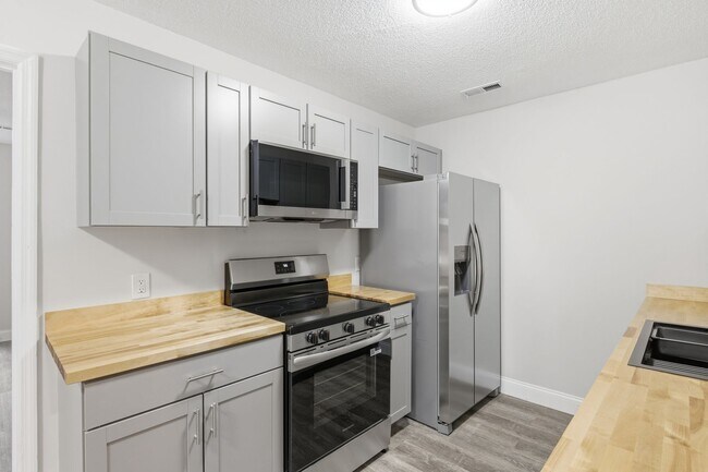 Building Photo - 6008 Champion Rd