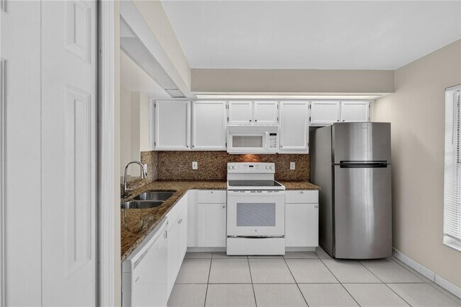 Building Photo - 13829 Timberland Dr