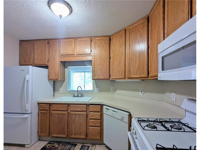 Building Photo - 14260 Empire Ave