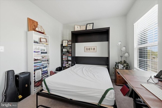 Building Photo - 2027 Track Cir