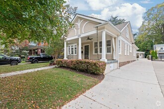 Building Photo - Beautiful Home in Dilworth