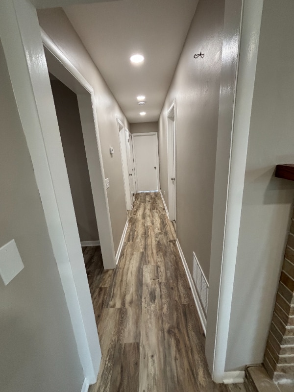 Building Photo - 850 Rood Dr