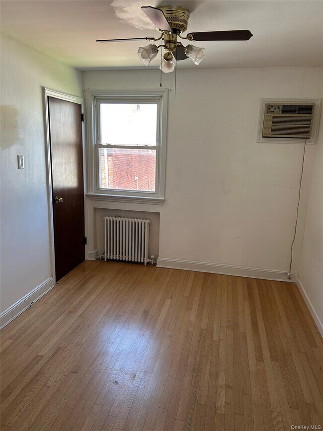 Building Photo - 1086 Tulip Ave