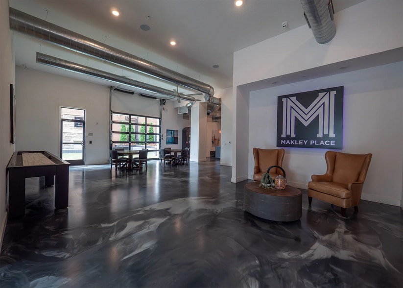 Building Photo - 210 W 5th Ave