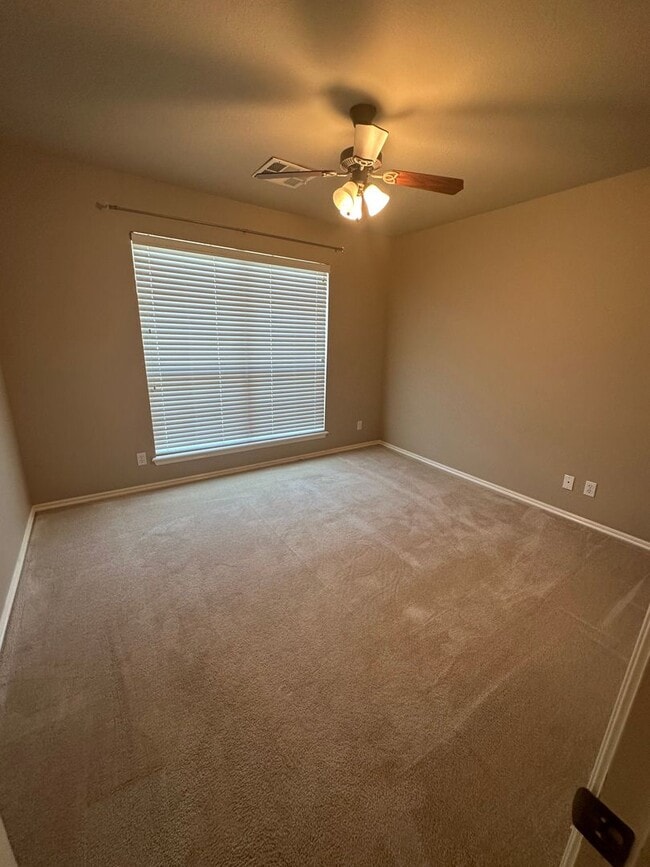 Building Photo - 3 bedroom + Office in Owasso Schools!