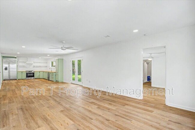 Building Photo - 106 Holcomb St