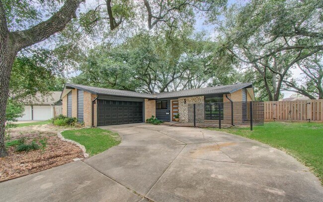 Building Photo - 12214 Braewick Dr